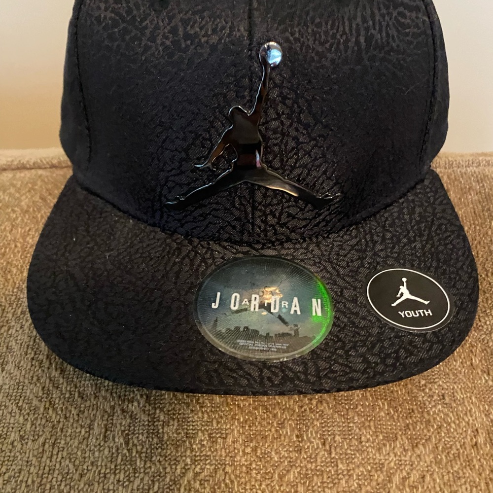 Jordan Jumpman (metal) snap back youth hat with elephant print